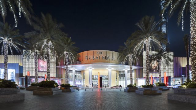 Dubai Mall – Shopping, Things To Do, Aquarium, Restaurants, Location, Timings & Other Facts