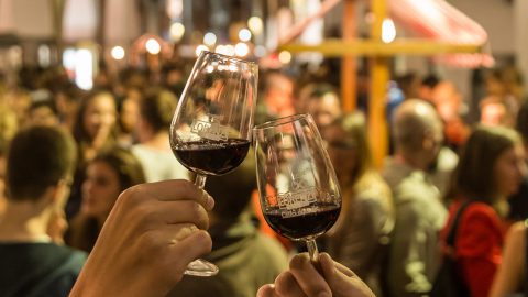 Dubai Launches A New Alcohol License & Requires Its Adoption By August 31