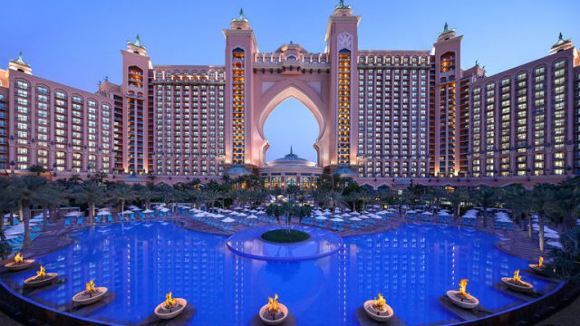 Definitive Atlantis Dubai Hotel Guide – Rooms & Prices, Restaurants, Booking, Things To Do, Contacts