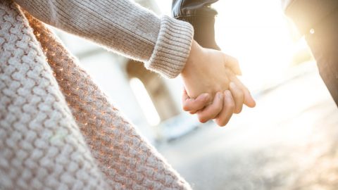 Can Unmarried Couples Live & Have Sex in Dubai (UAE) in 2022 & Onward?